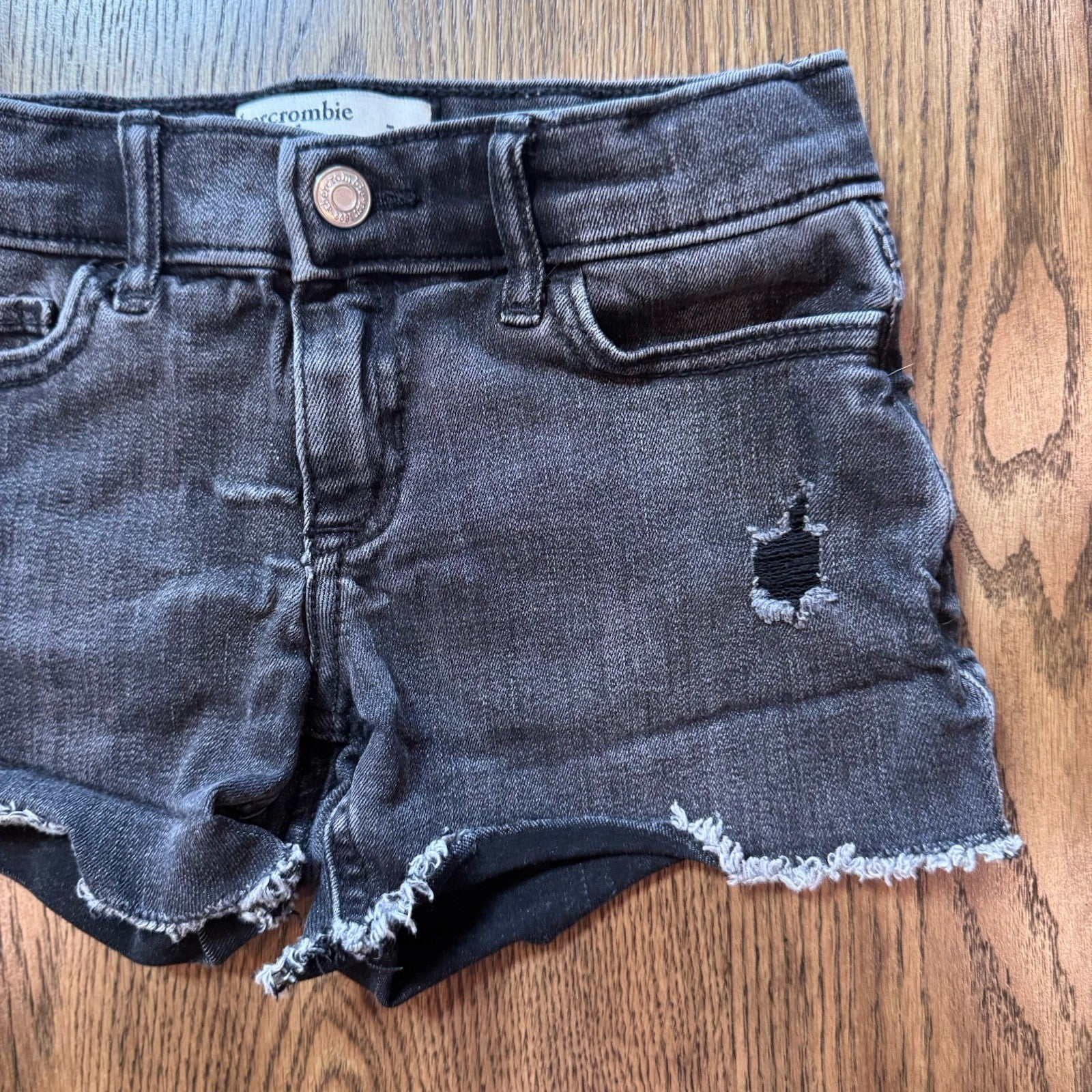 Abercrombie Kids Girls Midi Shorts Size 7/8 Black Distressed Frayed Hem 