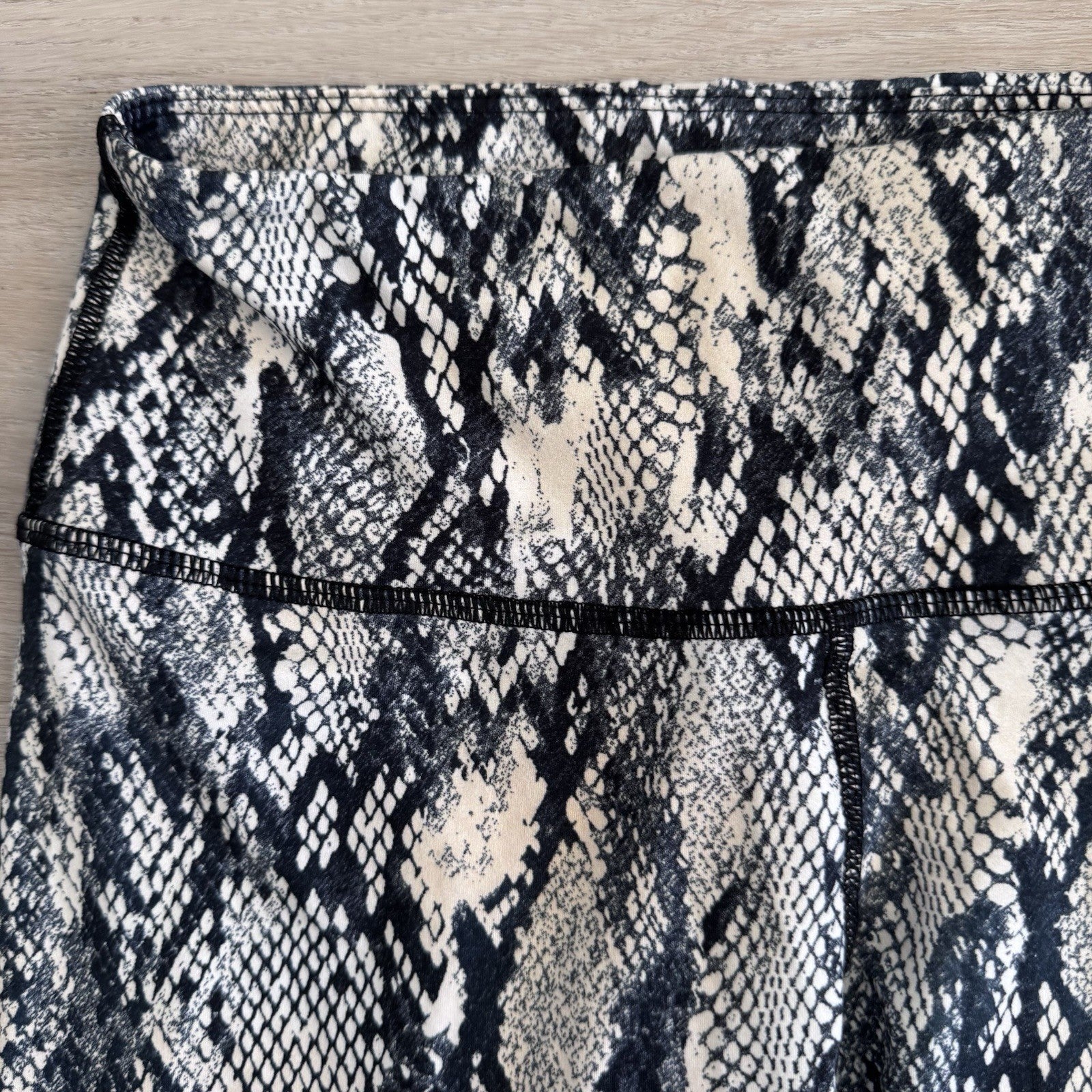 Rae Mode Womens Snakeskin Biker Shorts High Rise Stretch Size Small 