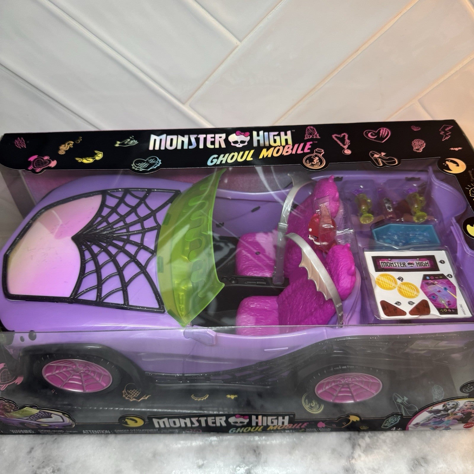 Mattel Monster High Ghoul Mobile Car Playset Purple Pink with Accessories