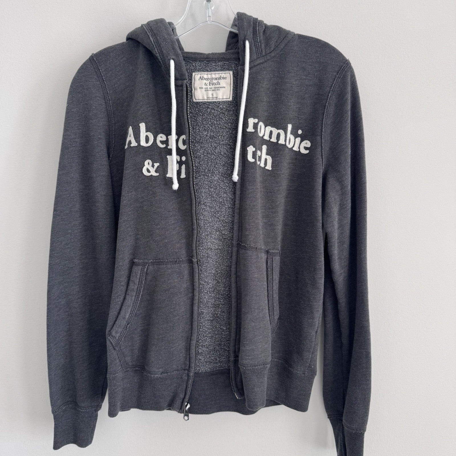 Abercrombie & Fitch Small Gray Logo Zip Up Hoodie/Jacket Y2K