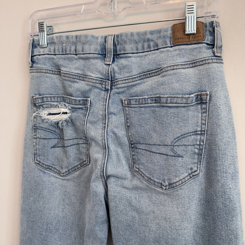 American Eagle Curvy Mom Jean Women’s 4 Distressed Raw Hem Light Wash