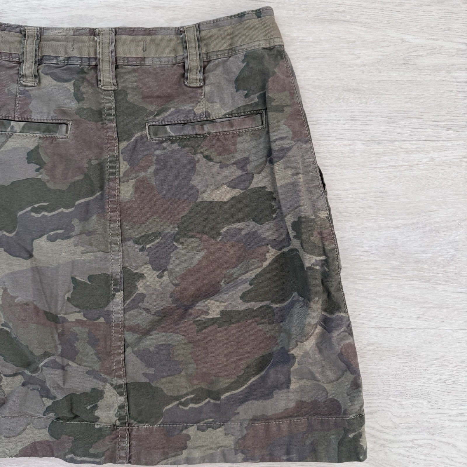 Anthro RYO LUCILLE Camo Button Front Mini Skirt Size 2