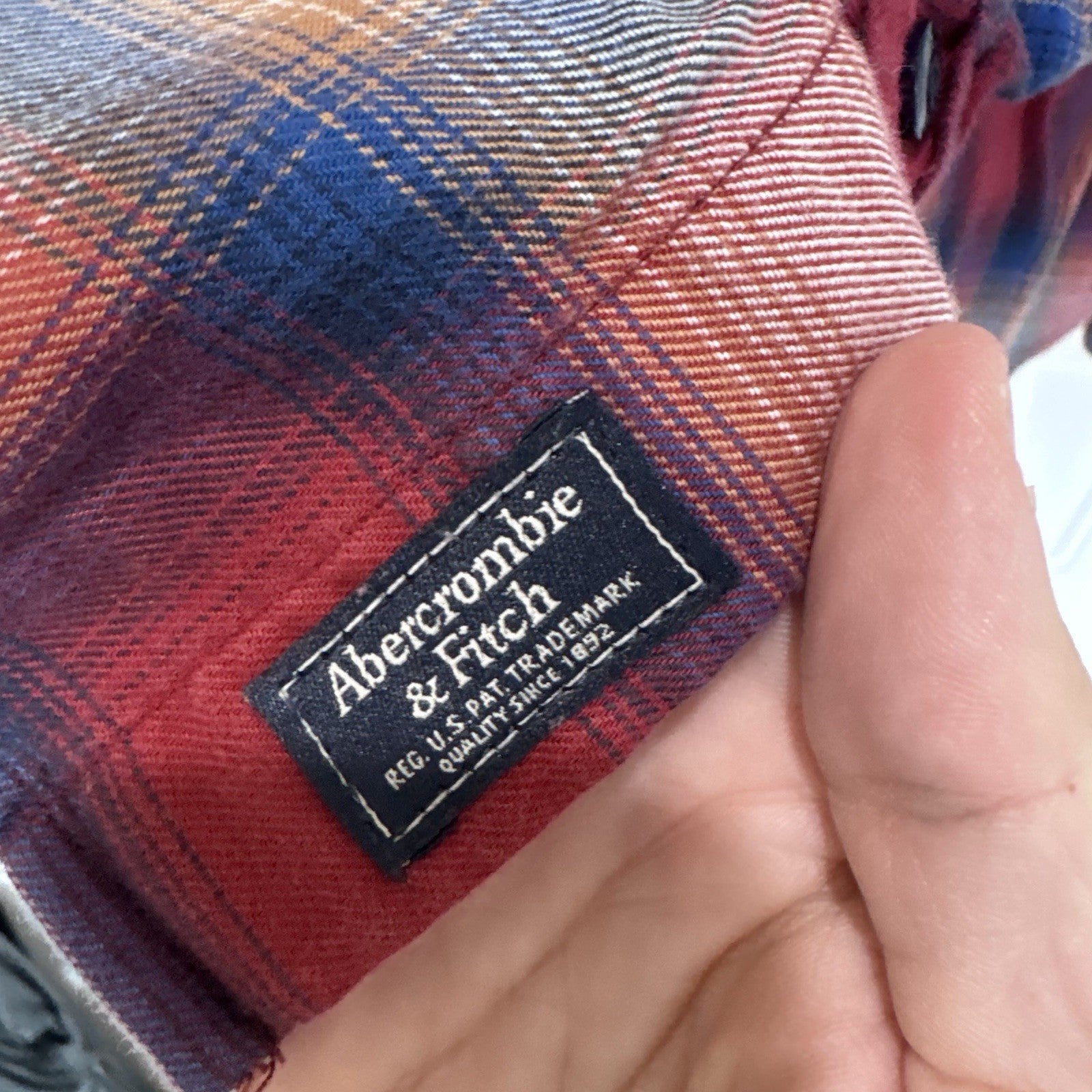 Abercrombie & Fitch Men’s Plaid Button Down Shirt – Size M