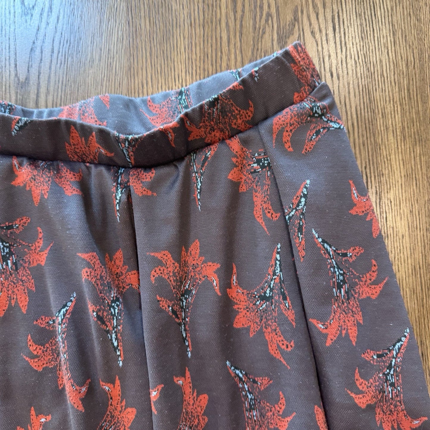 LuLaRoe Women’s Skirt Size M Red Floral Print A-Line Pull-On Stretch Waist 