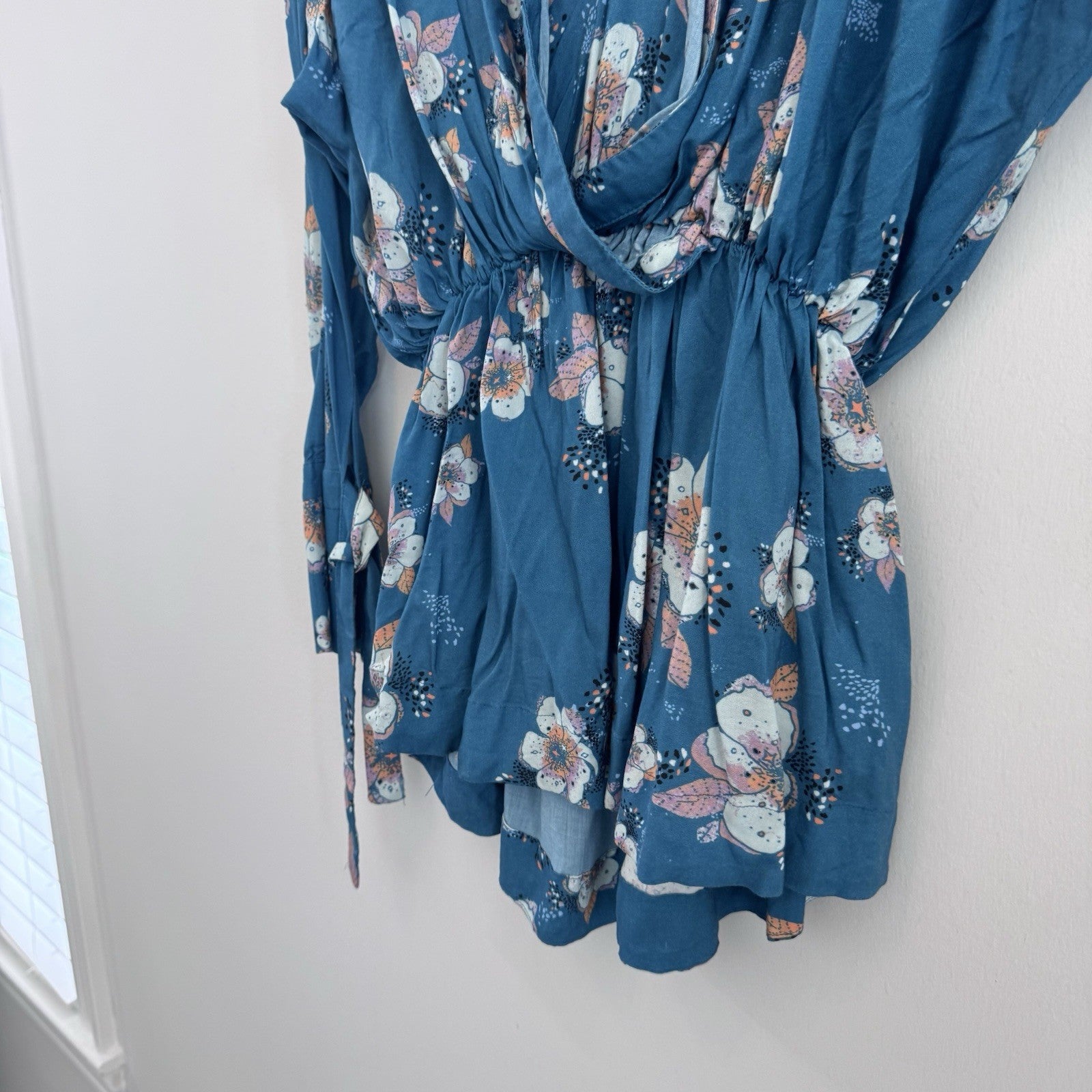Free People We The Free XS Blue Floral Boho Mini Dress Bell Sleeve Rayon Womens