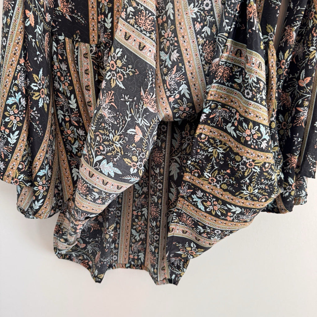 Earthbound Trading Co Boho Floral Bell Sleeve Mini Dress Small Black  Women’s