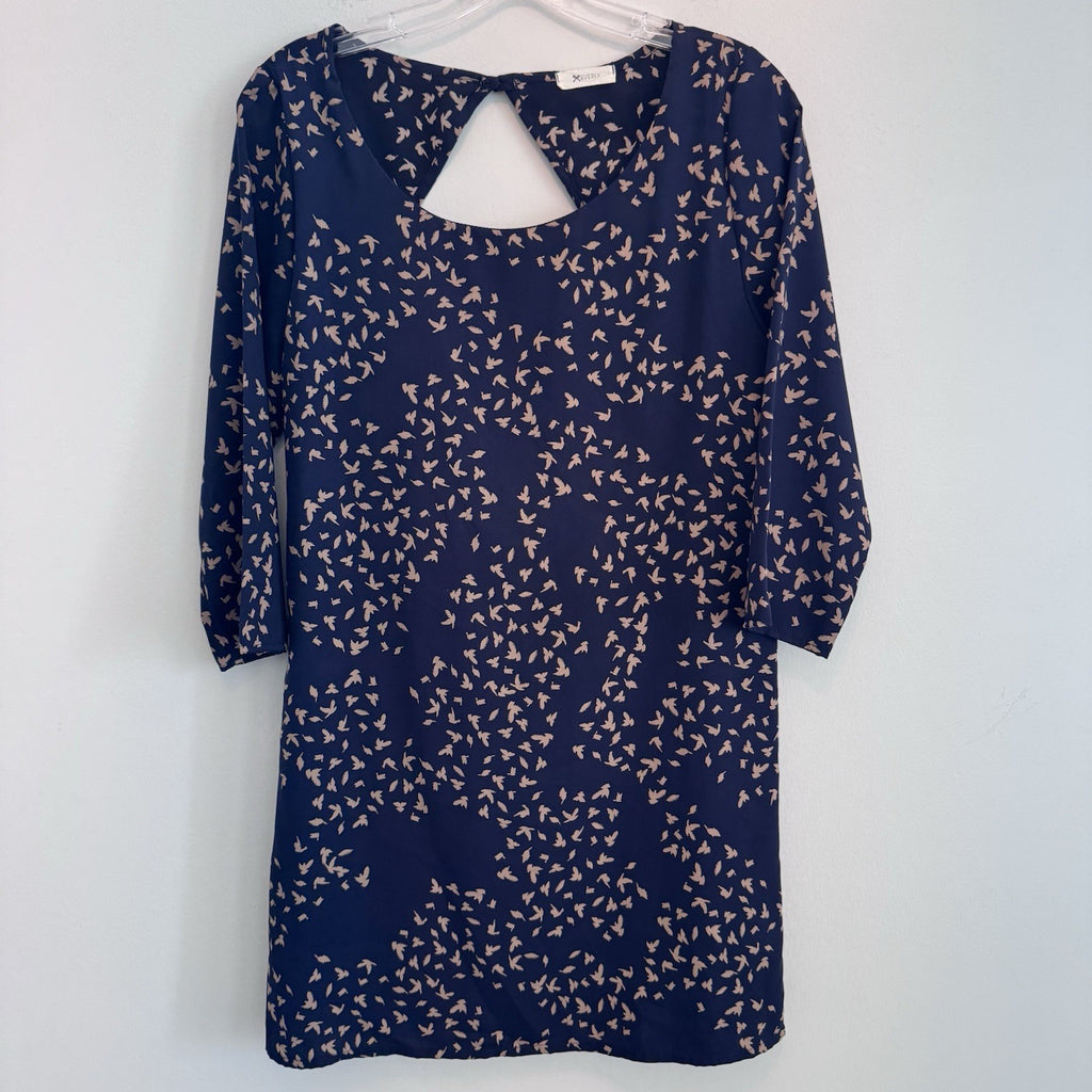 Everly Women’s Bird Print Shift Dress Medium Blue Pink 3/4 Sleeve Keyhole