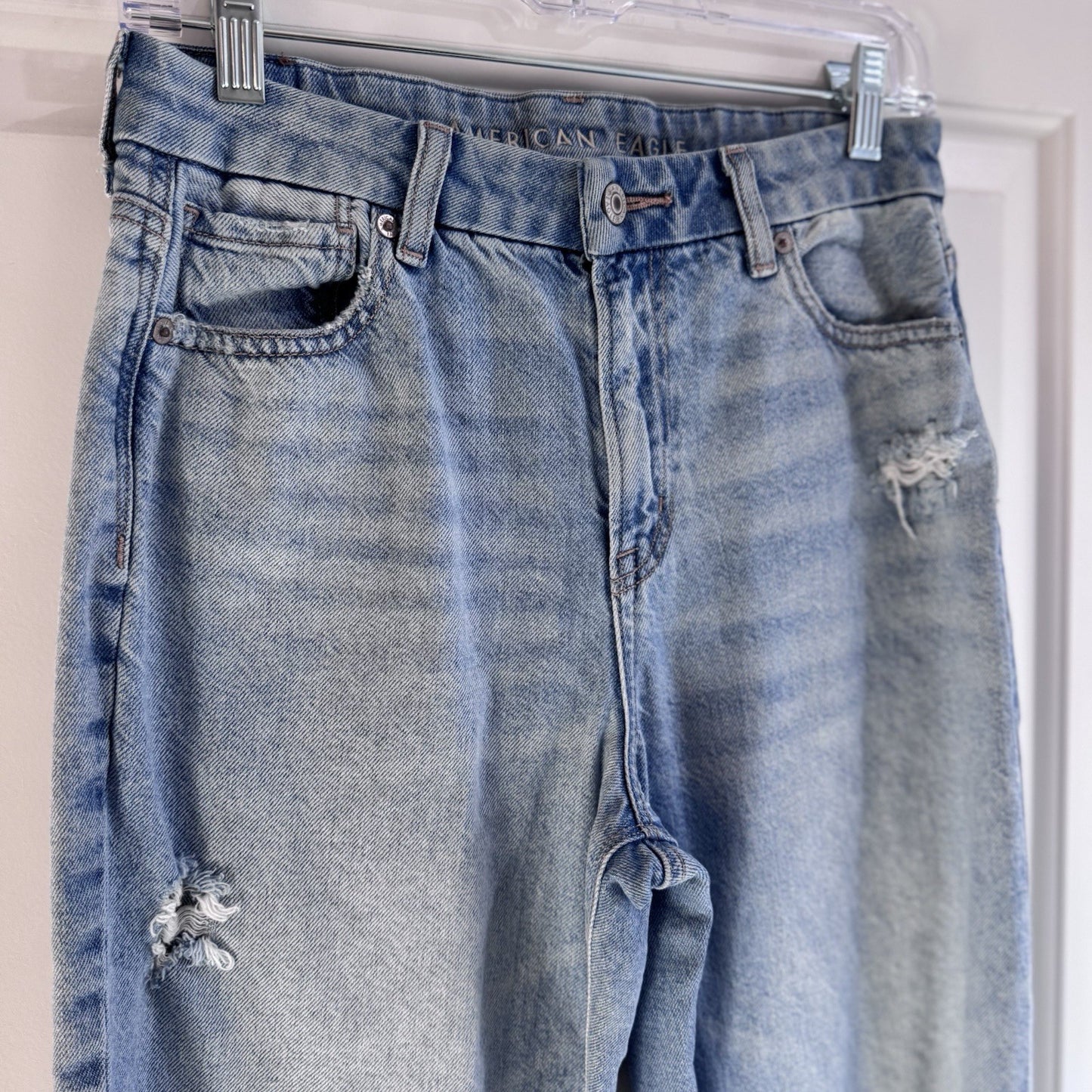 American Eagle Curvy Mom Jeans Womens 4 Regular Distressed Rigid Denim