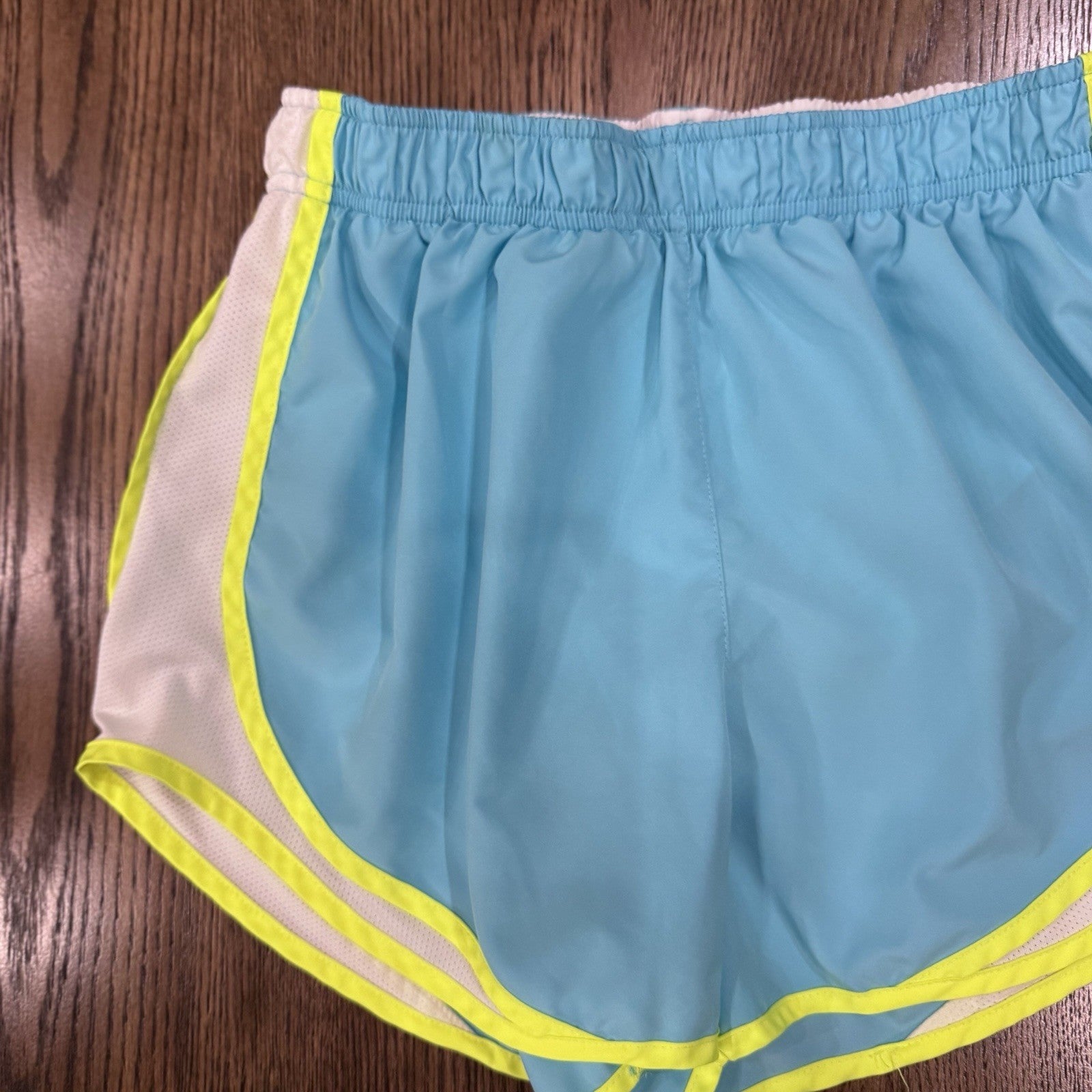 Nike Dri-Fit Tempo Running Shorts Women’s Medium Light Blue White Mesh