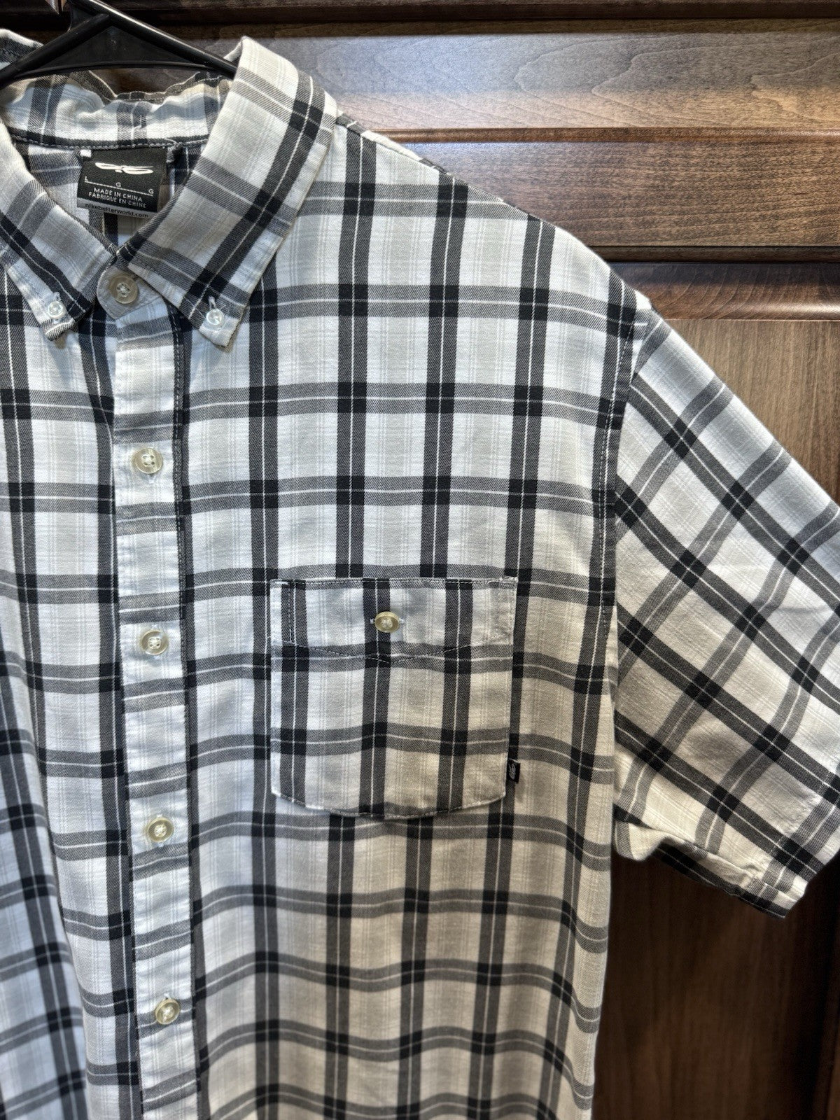 Nike Golf Plaid Button-Down Shirt Men’s Large Gray Black Short Sleeve Casual