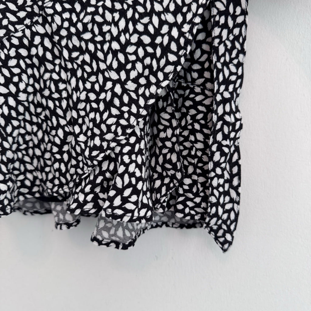 Abercrombie Wrap Mini Skirt Womens M Black White Print Ruffle Tie