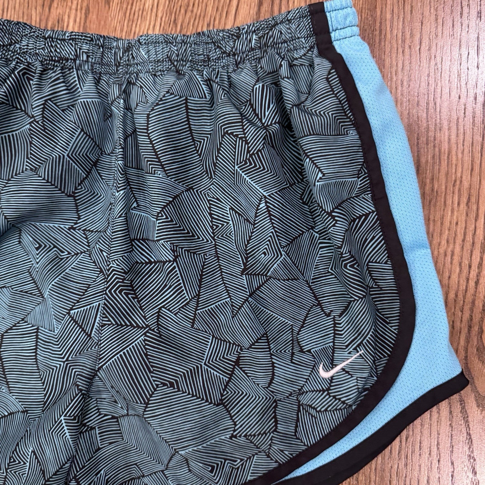 Nike Dri-Fit Tempo Running Shorts Women’s Small Blue Black Abstract Print