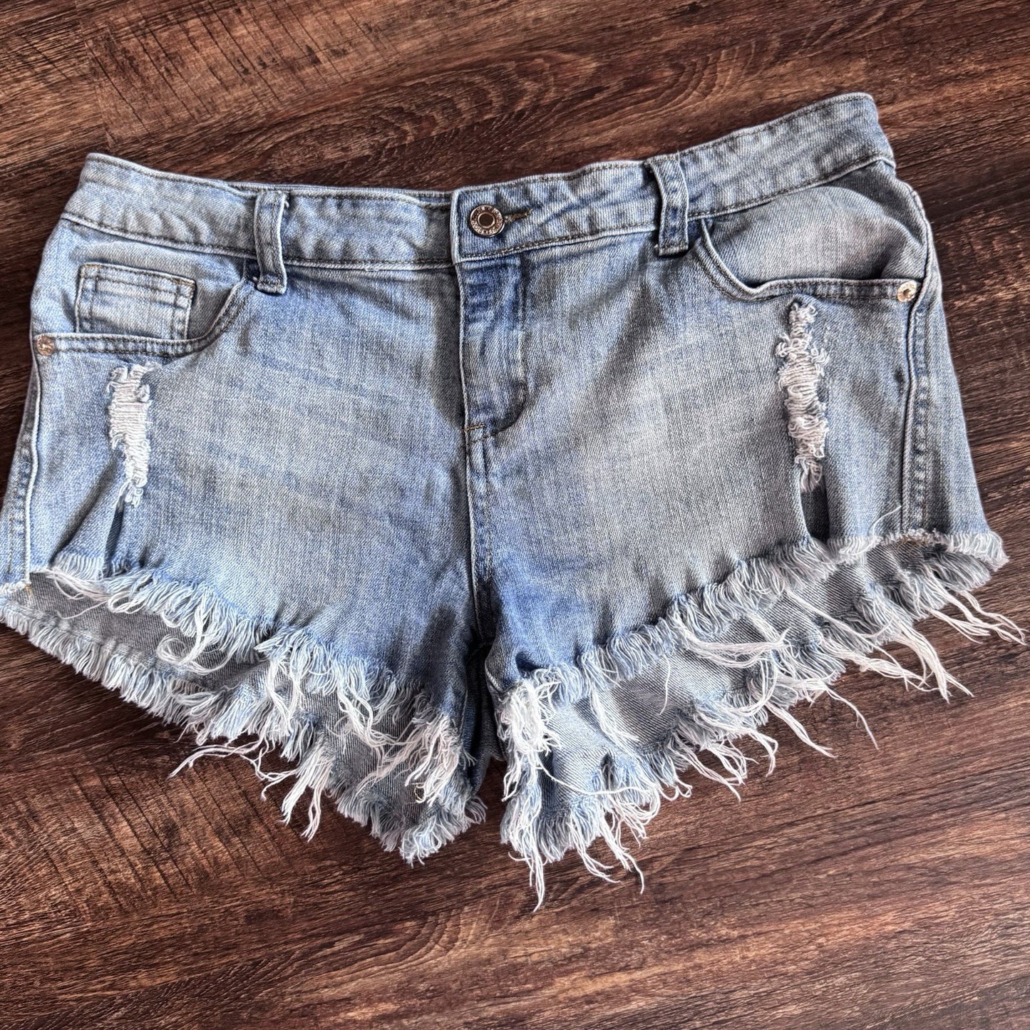 Signature Eight Distressed Denim Shorts Women’s Size L | High Rise Frayed Hem
