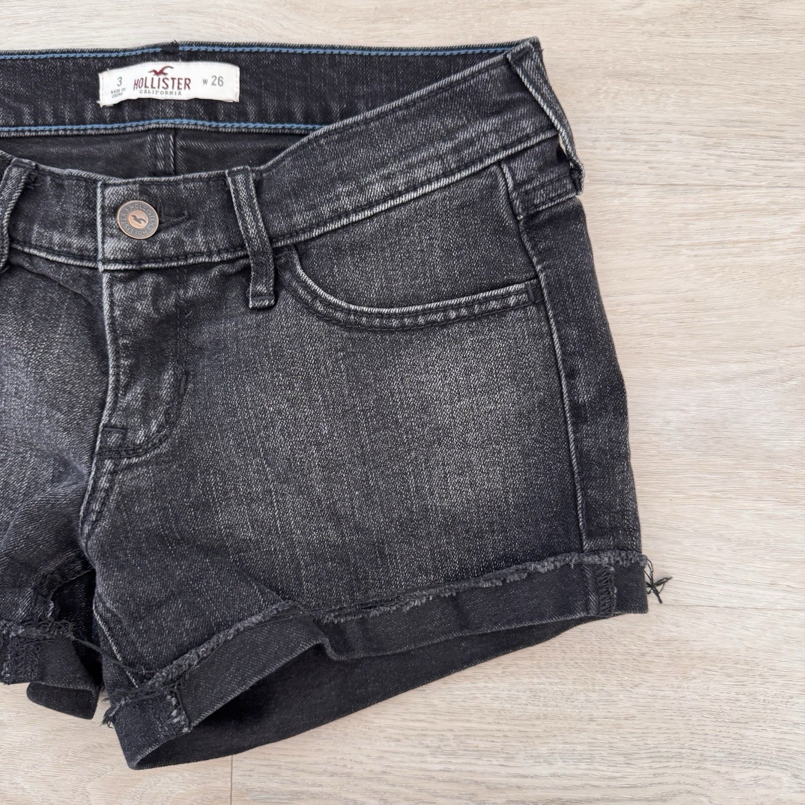Hollister Women’s  Black Denim Shorts Size 3 W26 Y2K Low Rise Cuffed Cutoff