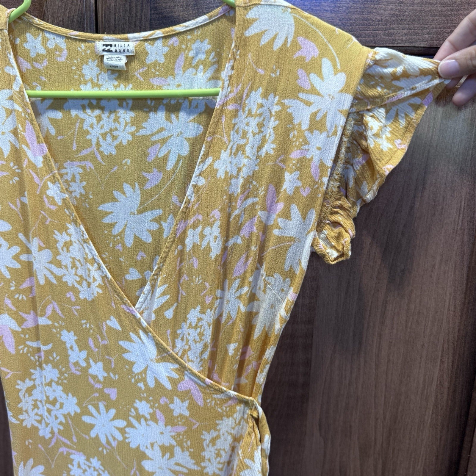 BILLABONG Wrap & Roll Mini Dress Sz S Yellow Floral VNeck Flutter Sleeve Ruffle