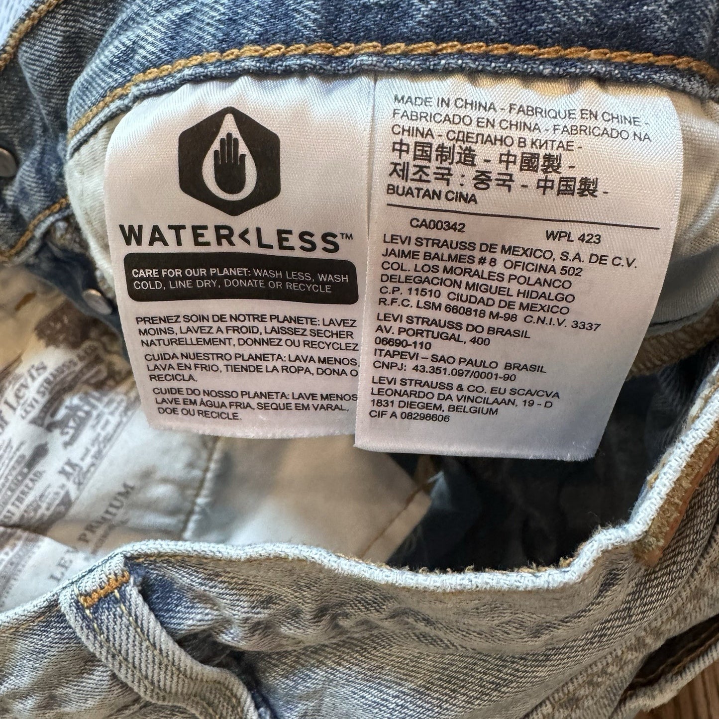 Levi’s Premium 501 Cut-Off Shorts Women’s Size 27 Distressed Denim Jean Shorts