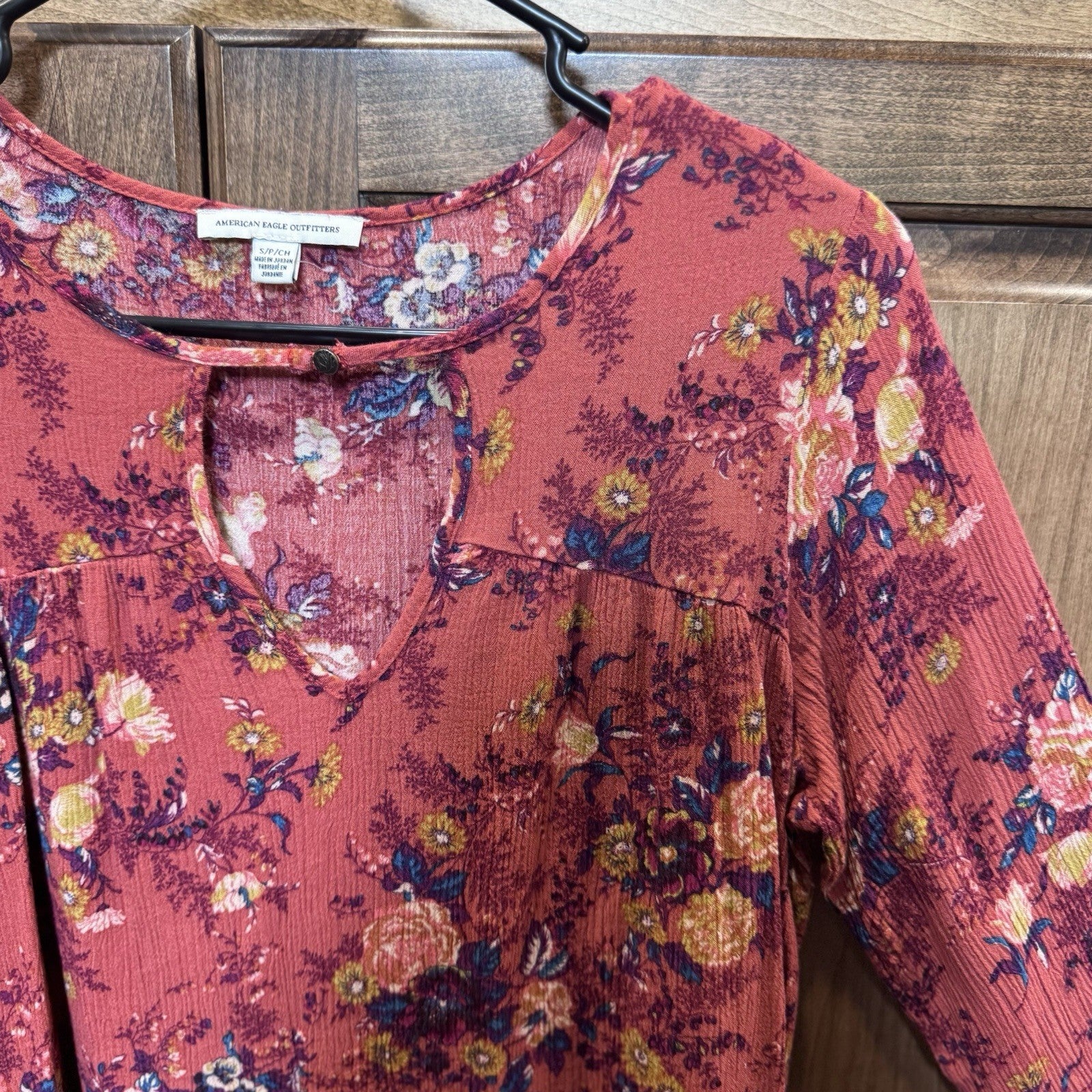 American Eagle Floral Boho Top Small | Red Pink Multicolor Long Sleeve