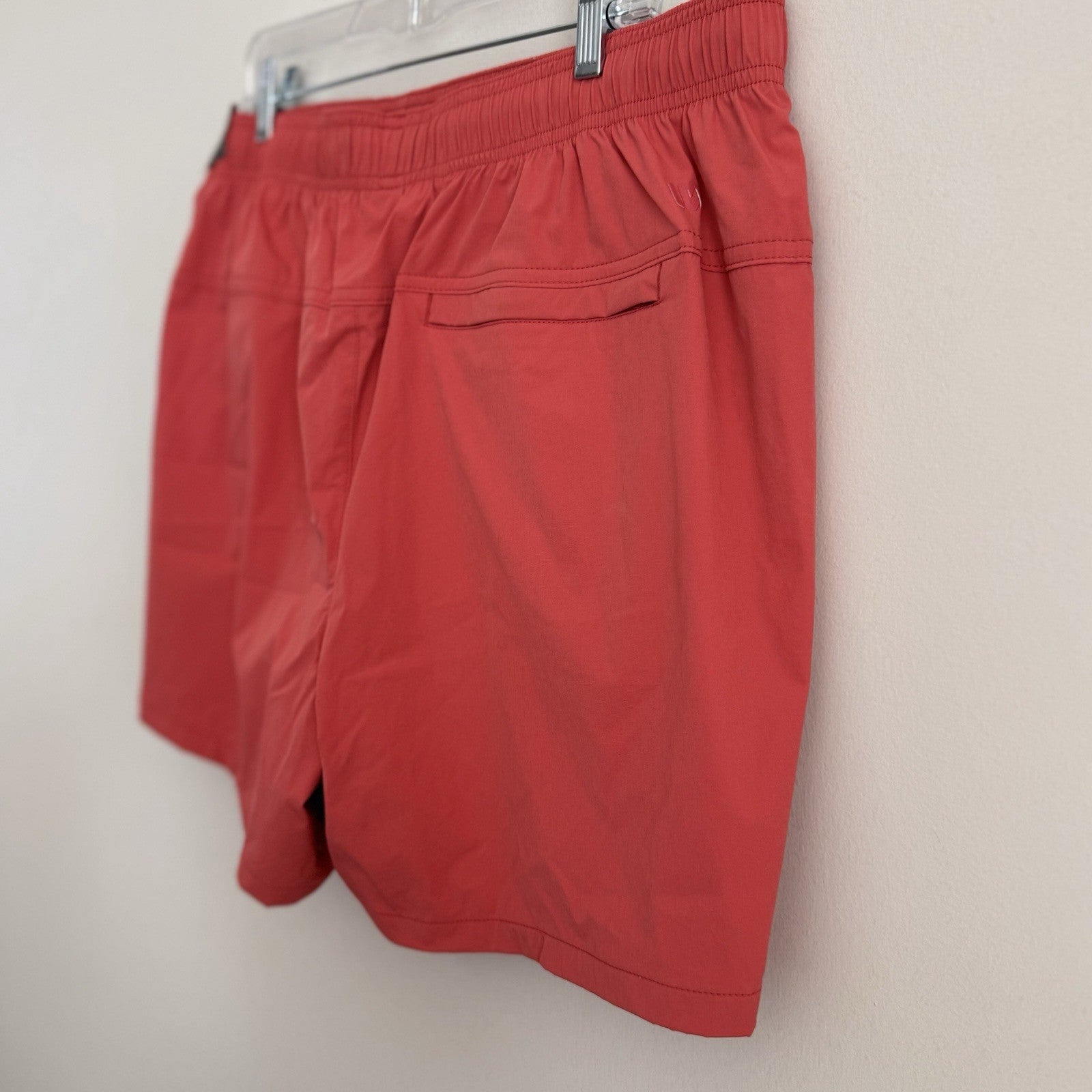VRST Men's XL 5" Everyday Short Pink Rouge NWT Relaxed Fit Athletic Gym Training
