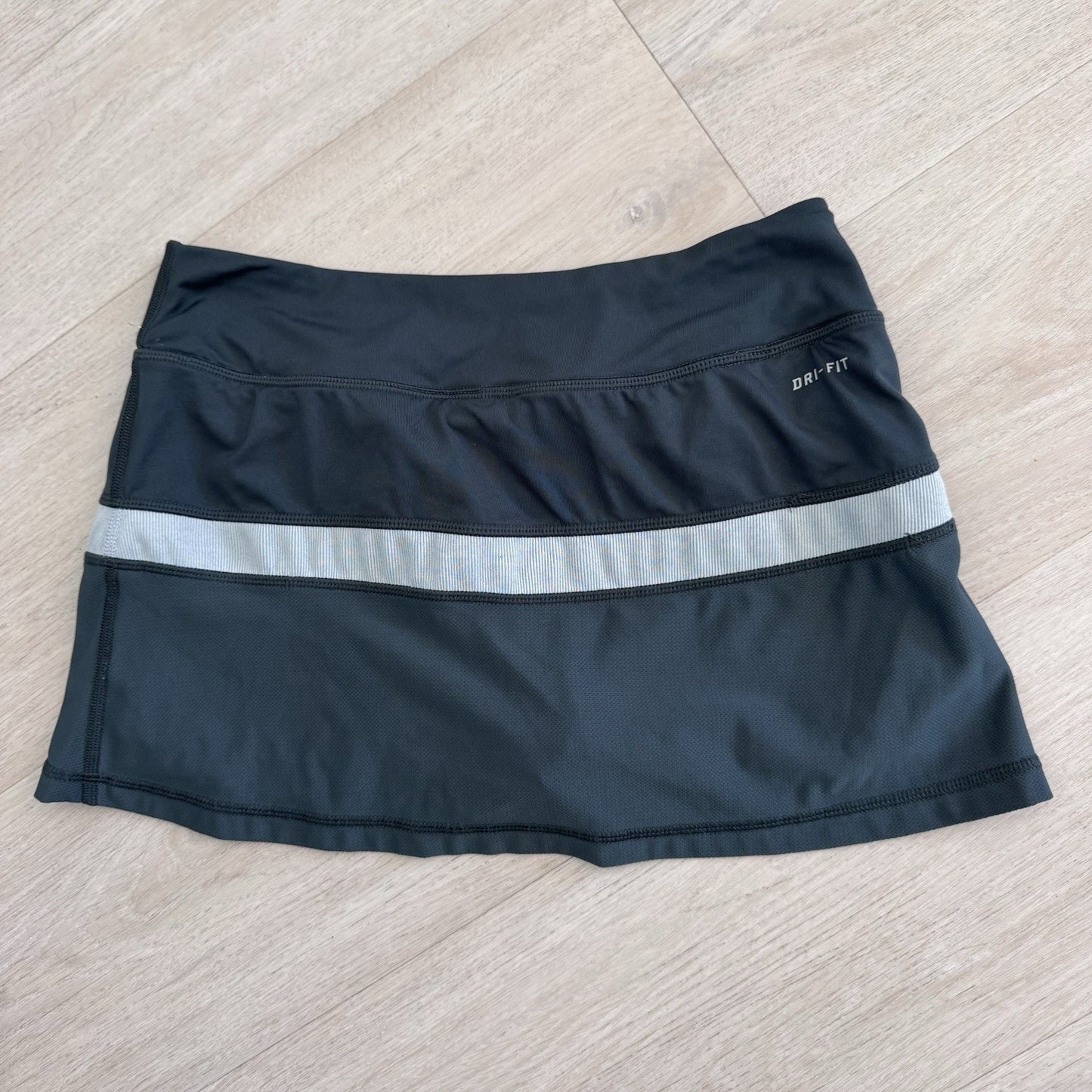 Nike Dri Fit Skort Women Small Gray Athletic Tennis Golf Skirt Built In Shorts