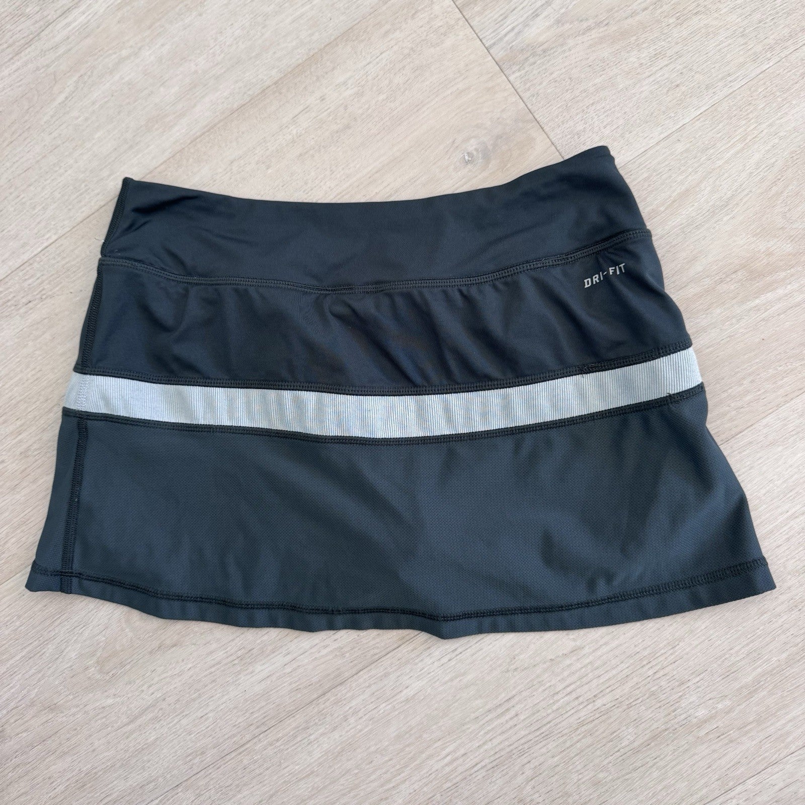 Nike Dri Fit Skort Women Small Gray Athletic Tennis Golf Skirt Built In Shorts