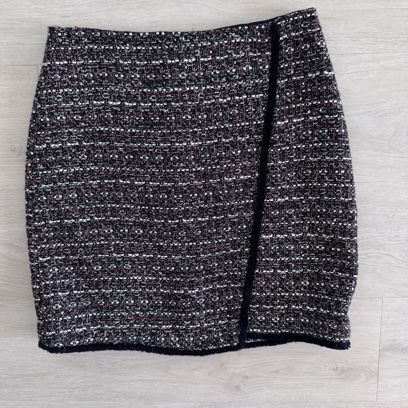 LOFT Tweed Pencil Skirt Size 4 Black Red White Fringe Trim Lined