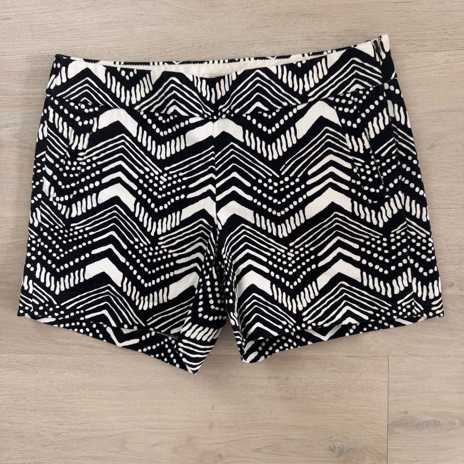 J.Crew Women’s Black White Geometric Stretch Shorts Size 6 Preppy Chic