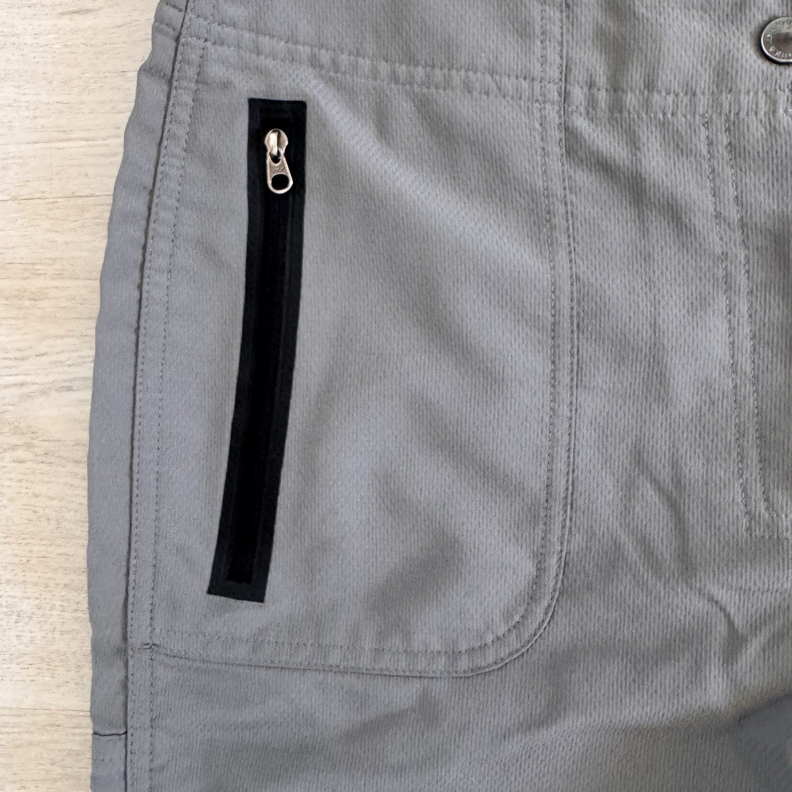 Annika Cutter & Buck Gray Golf Shorts Womens 6 Performance Zip Pockets