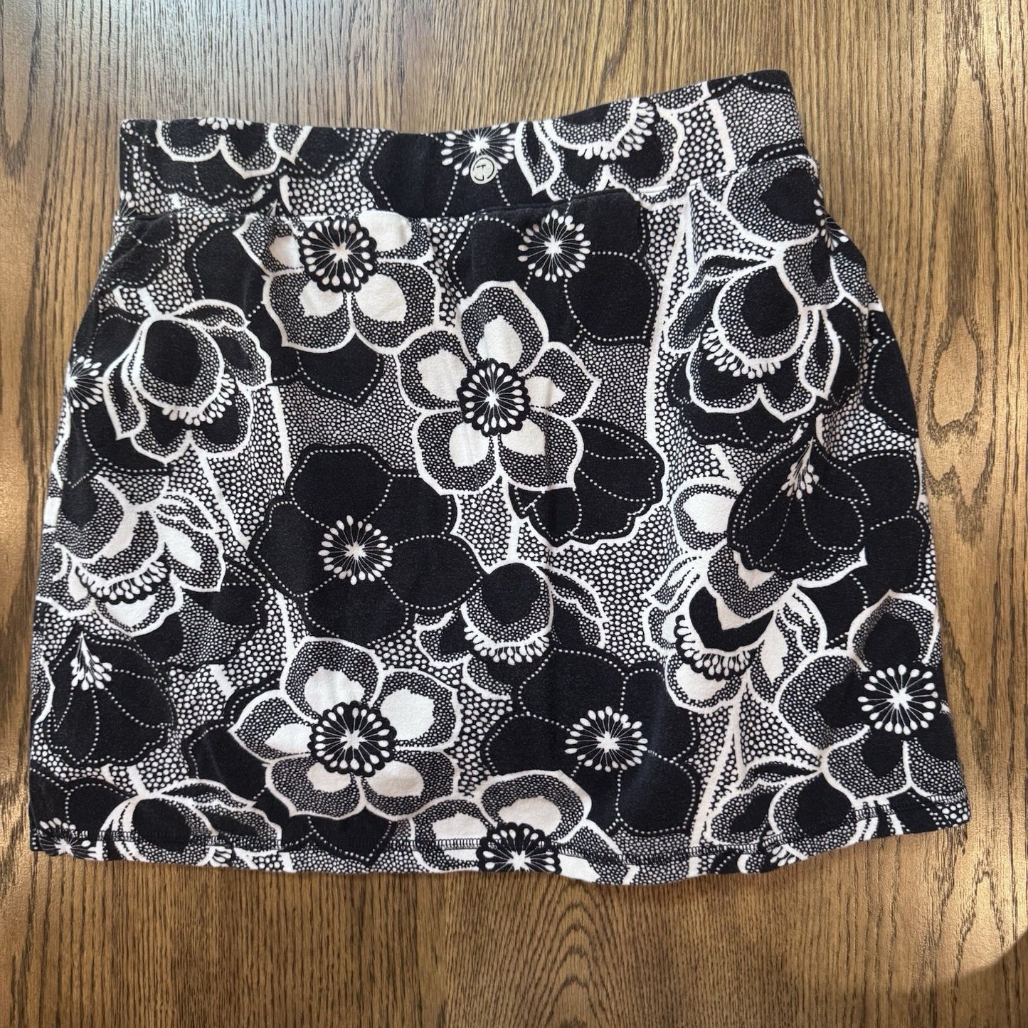 T by Talbots Floral Skort Black White Women’s Size M Built-In Shorts