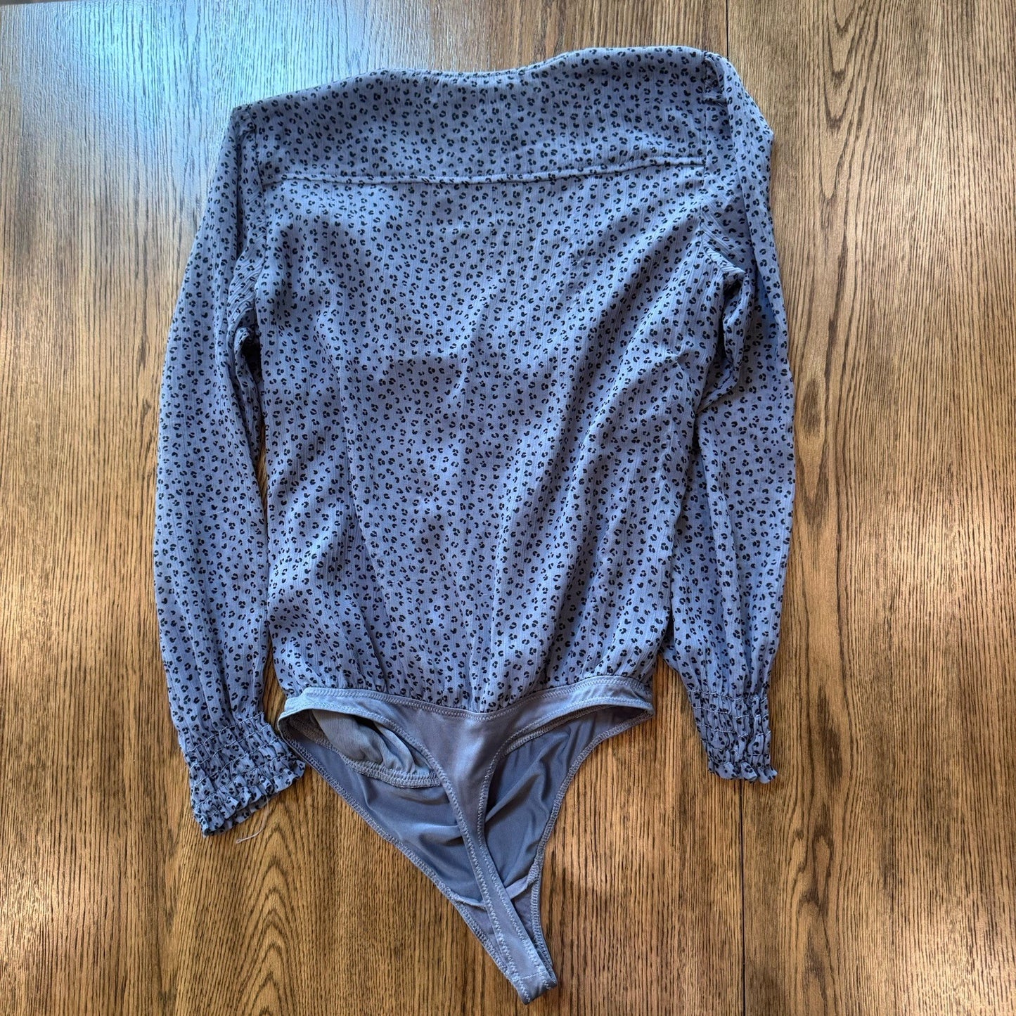 Abercrombie & Fitch Bodysuit Medium Gray Leopard Long Sleeve Snap Bottom