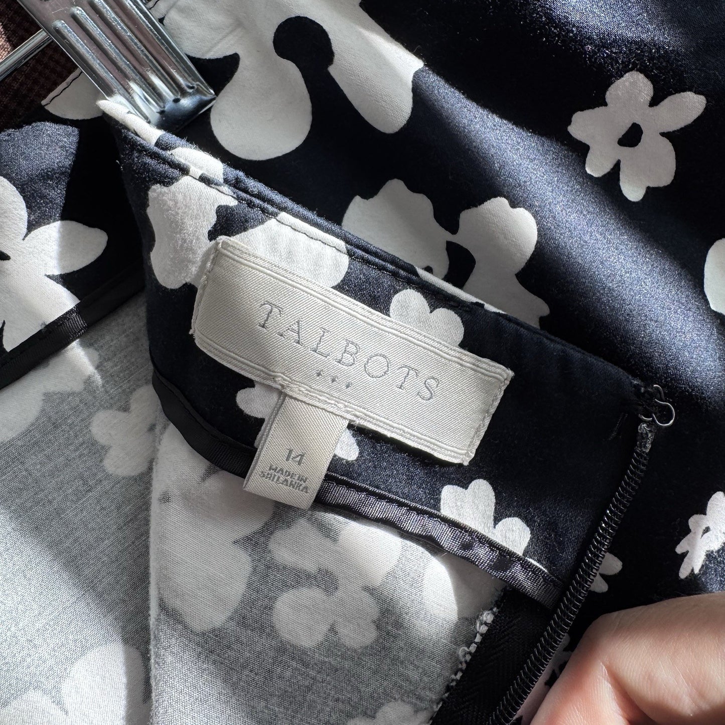 Talbots Women’s Skirt Size 14 Navy White Floral Print Cotton Stretch