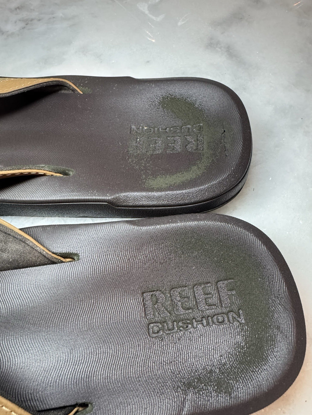 REEF Cushion Men’s 12 Brown Leather Flip Flops Comfort Sandals