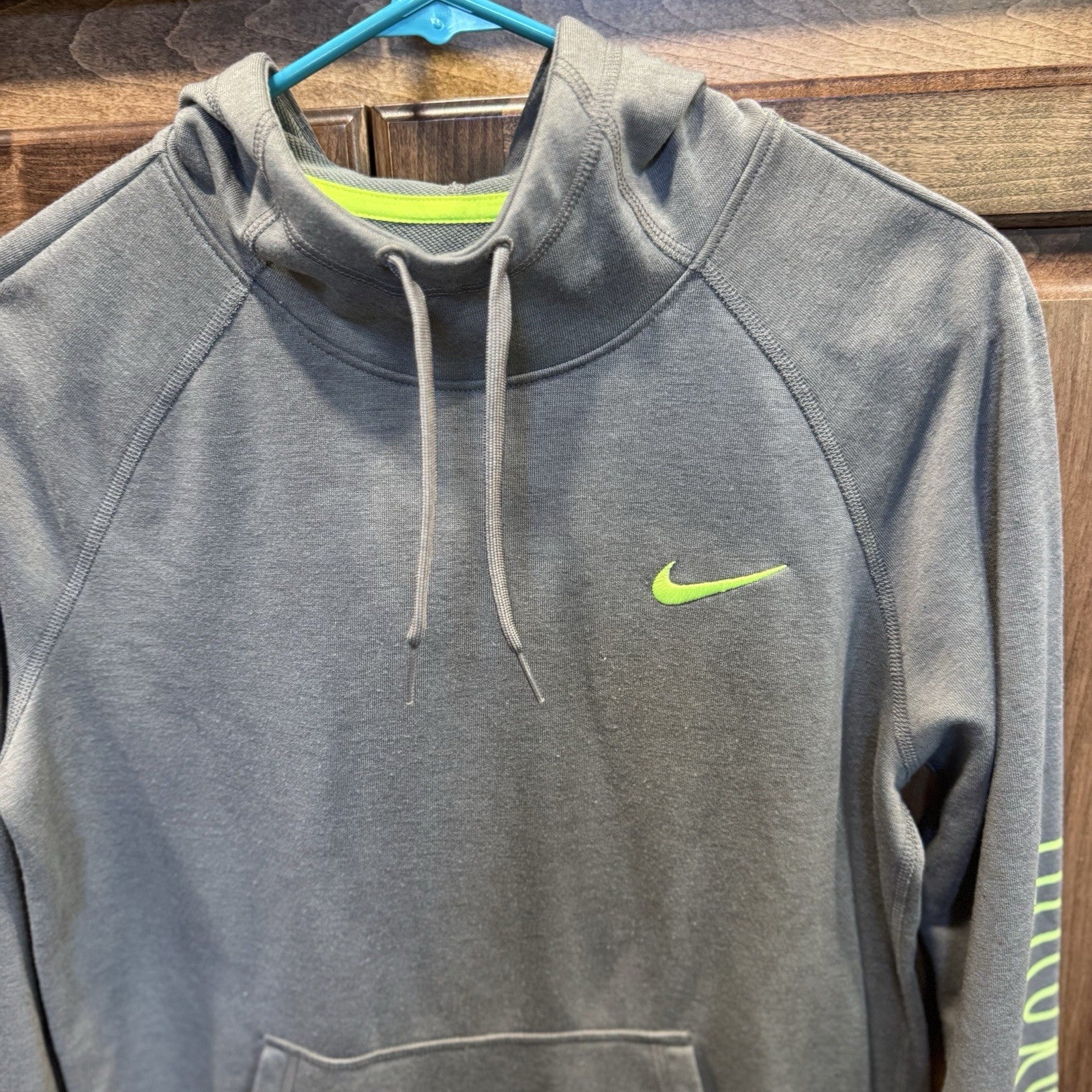 Nike Just Do It Hoodie Size Small Gray Neon Green Pullover Long Sleeve Athletic
