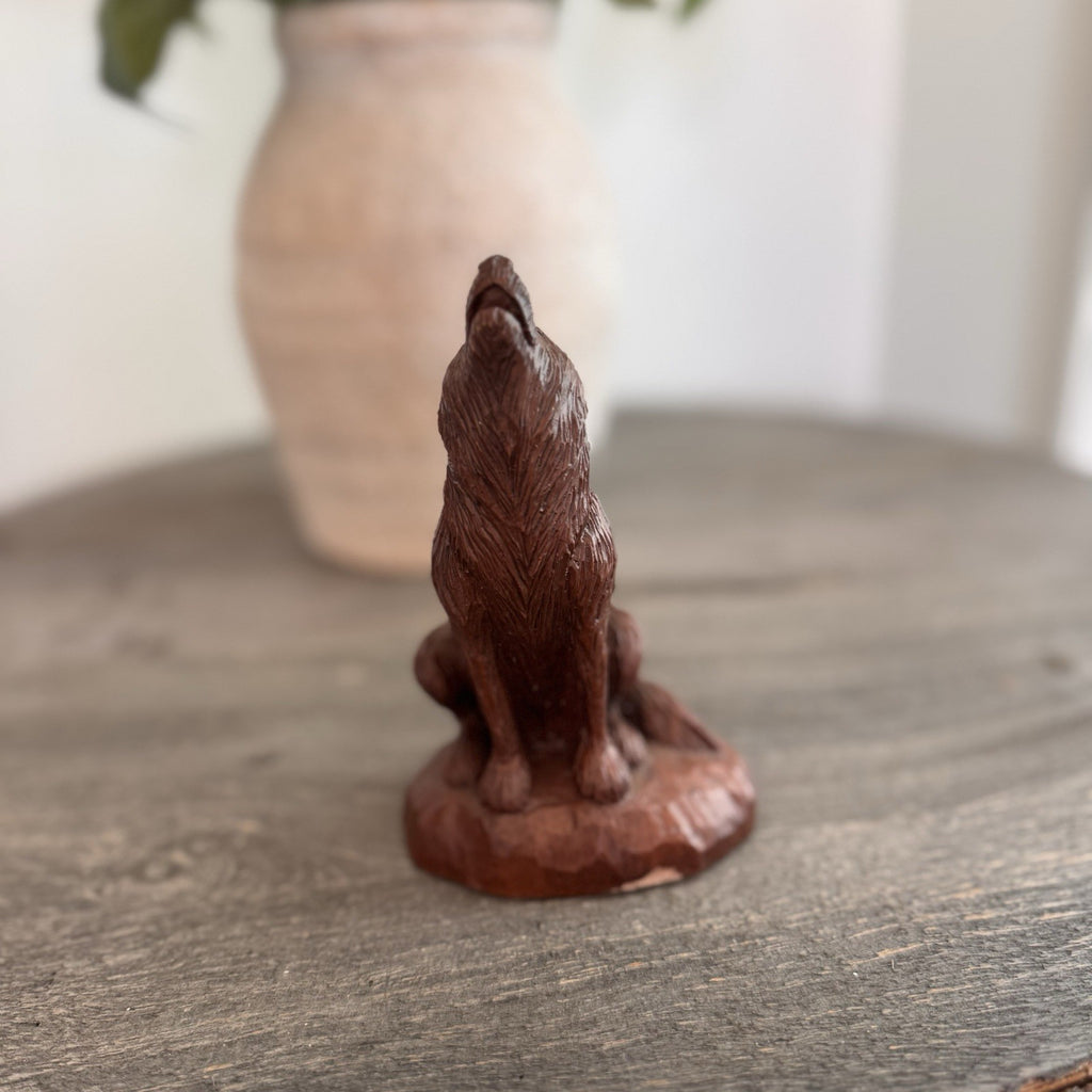 Red Mill Manufacturing Howling Wolf Figurine #347 Vintage 1992 Pecan Shell