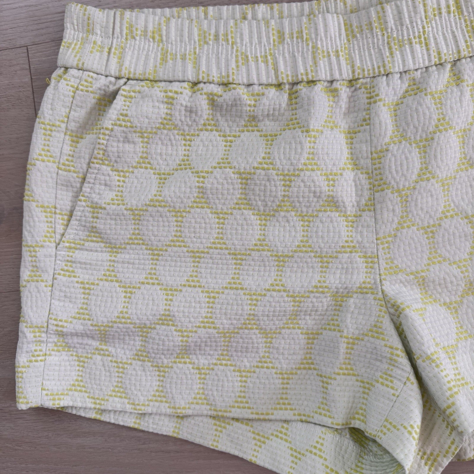 J.Crew Textured Yellow Dot Shorts Size 4 White Cream Lined