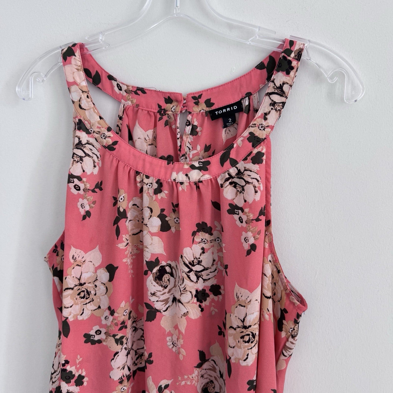 Torrid Floral Sleeveless Blouse Size 2 Pink High Neck Keyhole