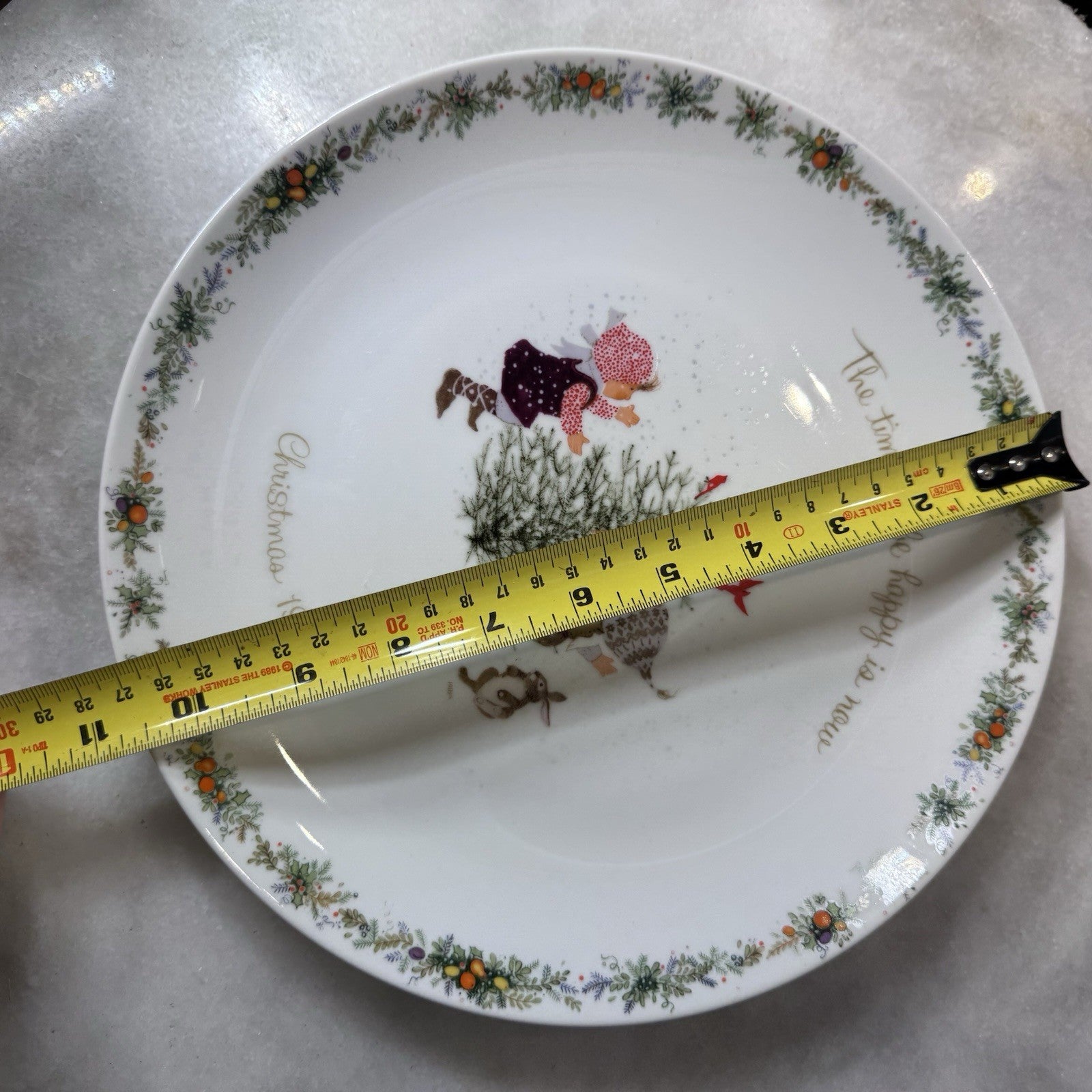 VTG Holly Hobbie Christmas 1973 Collector Plate Time To Be Happy Japan 10.5 Inch