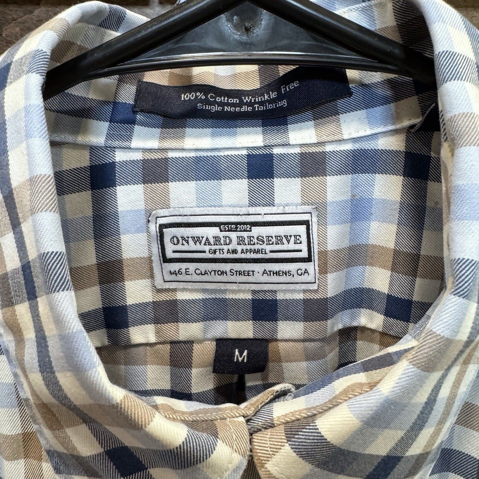 Onward Reserve Men’s Button Down Shirt M Blue Brown Plaid Wrinkle-Free Cotton