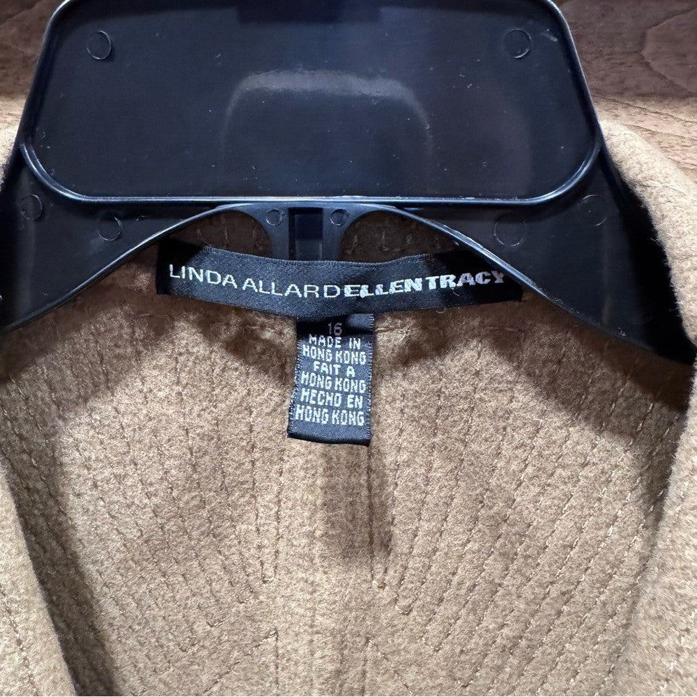 Cream Ellen Tracy Linda Allard wool coat. Size 16