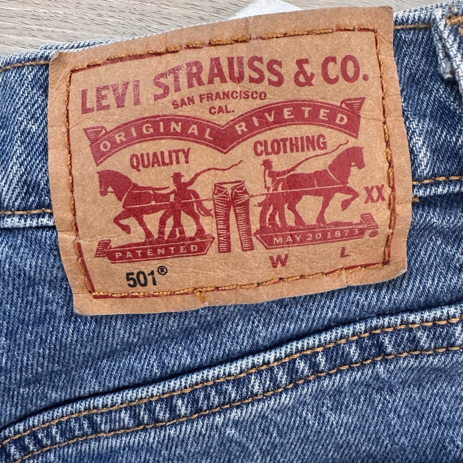Levi’s Women’s 501 Cut Off Shorts W27 Button Fly Raw Hem Denim