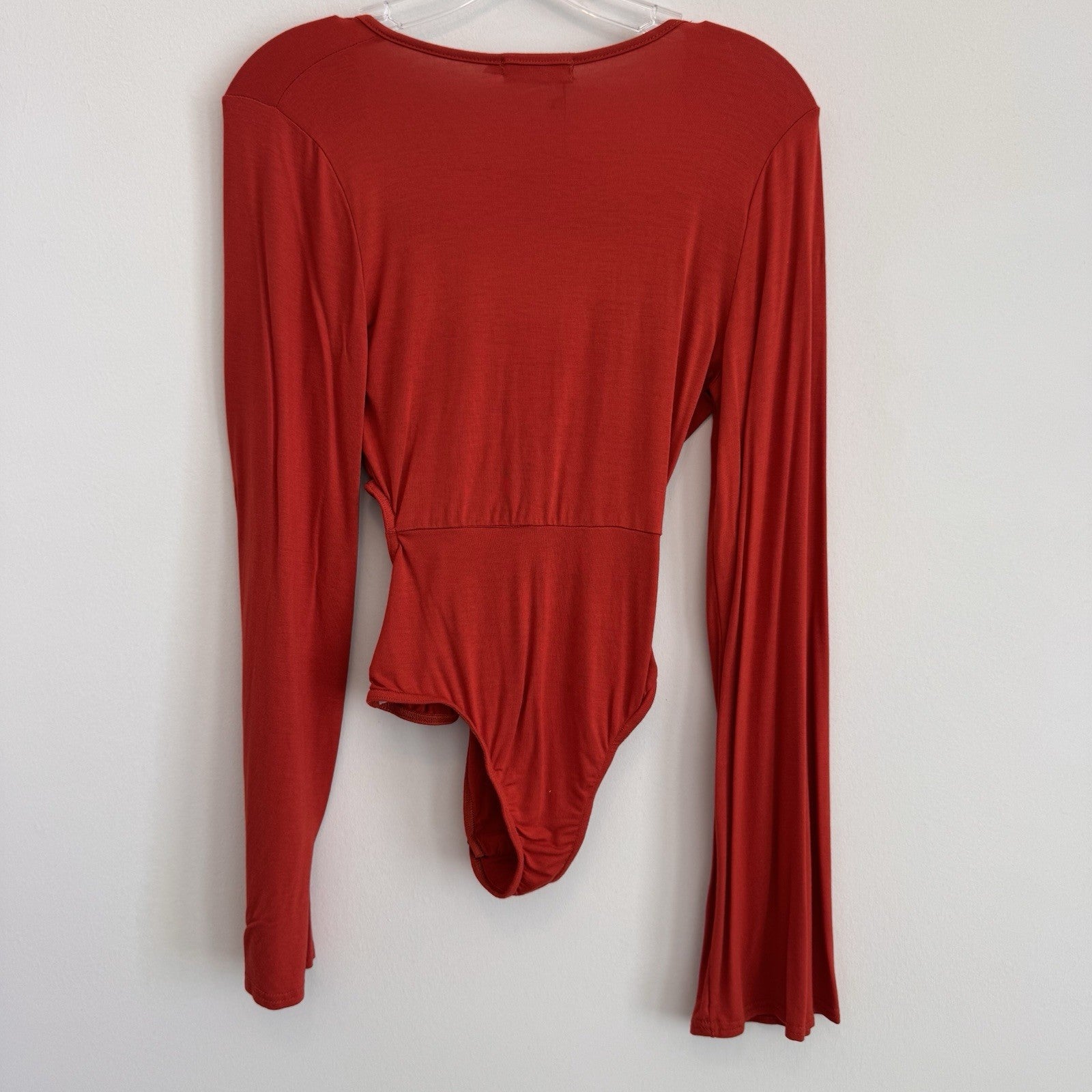 PrettyLittleThing Burnt Orange O-Ring Bodysuit Flare Sleeve Cutout Size 4 NWT 