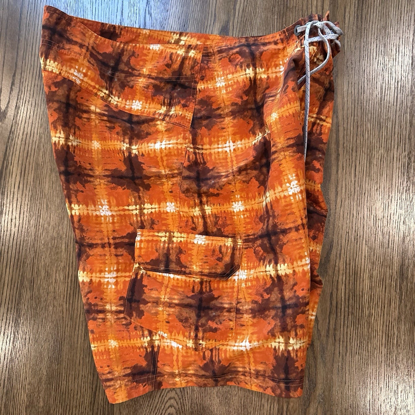 Columbia Omni-Shade Swim Trunks Size 34 Orange Tie-Dye Board Shorts UPF