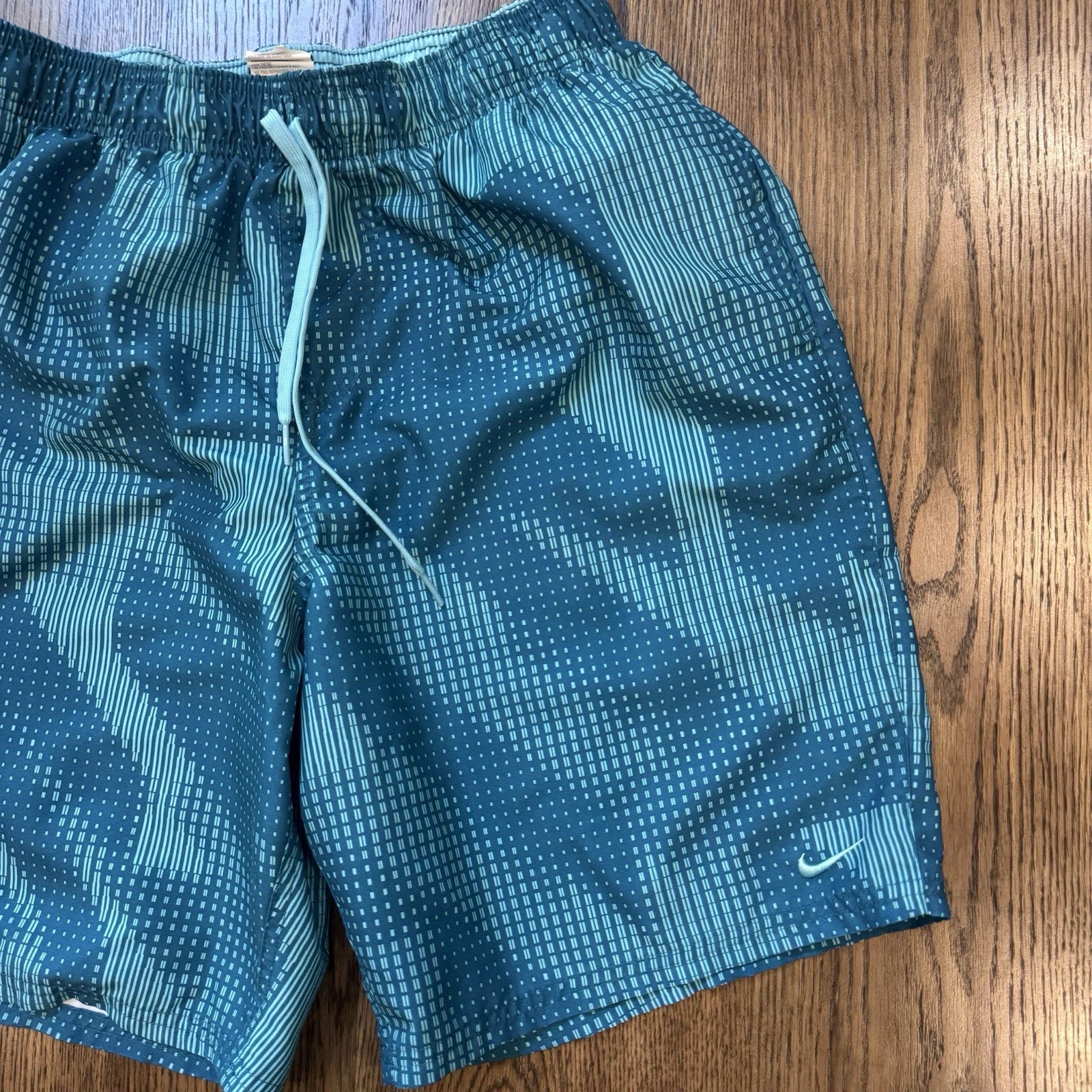 Nike Men’s Blue Swim Trunks Size Large | NESS9514 Geometric Print Lined