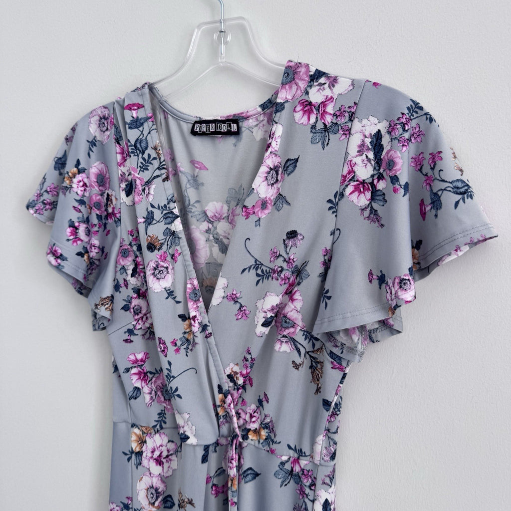 Paper Doll Women’s Floral Wrap Dress Gray Pink Flutter Sleeve Size M