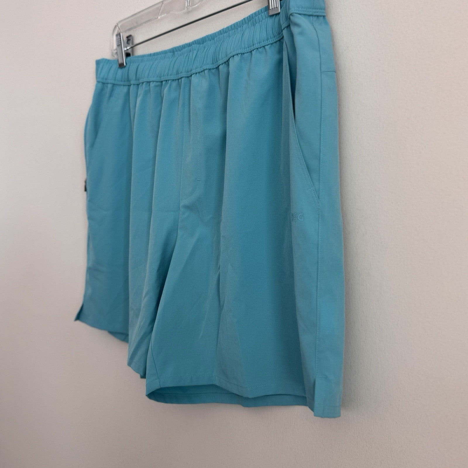 DSG Men's 6" Agility Woven Short Blue Spray Size Large NWT Athletic Gym Running