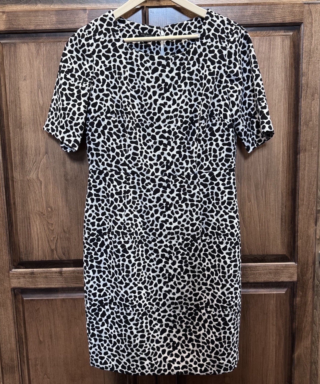 Talbots Petites 10P Animal Print Sheath Dress Black White Short Sleeve Lined