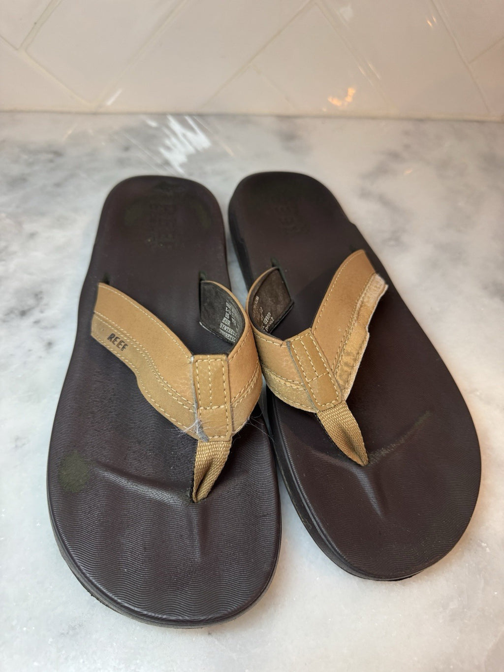 REEF Cushion Men’s 12 Brown Leather Flip Flops Comfort Sandals