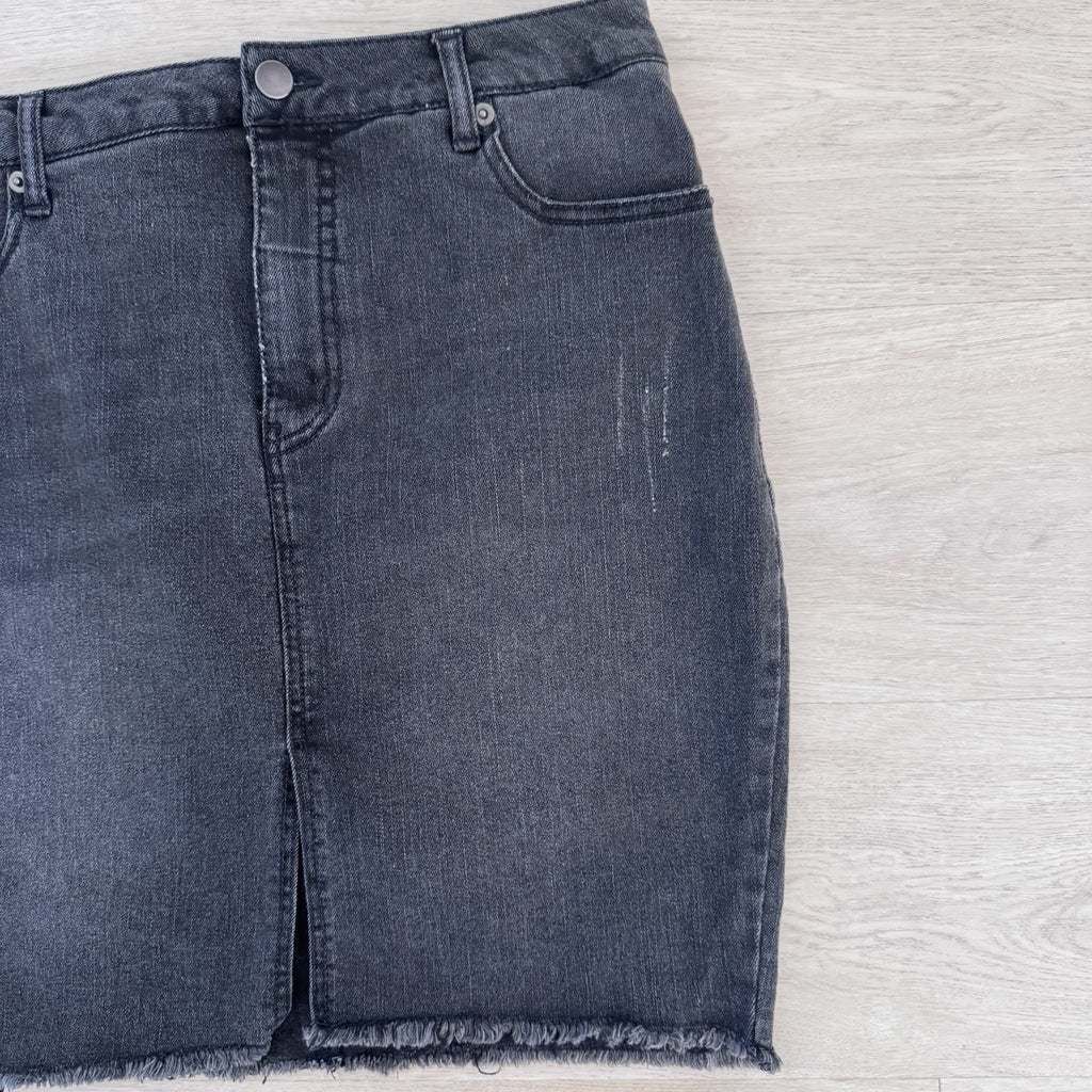 Faded Glory Black Denim Mini Skirt Frayed Hem Y2K Size 10