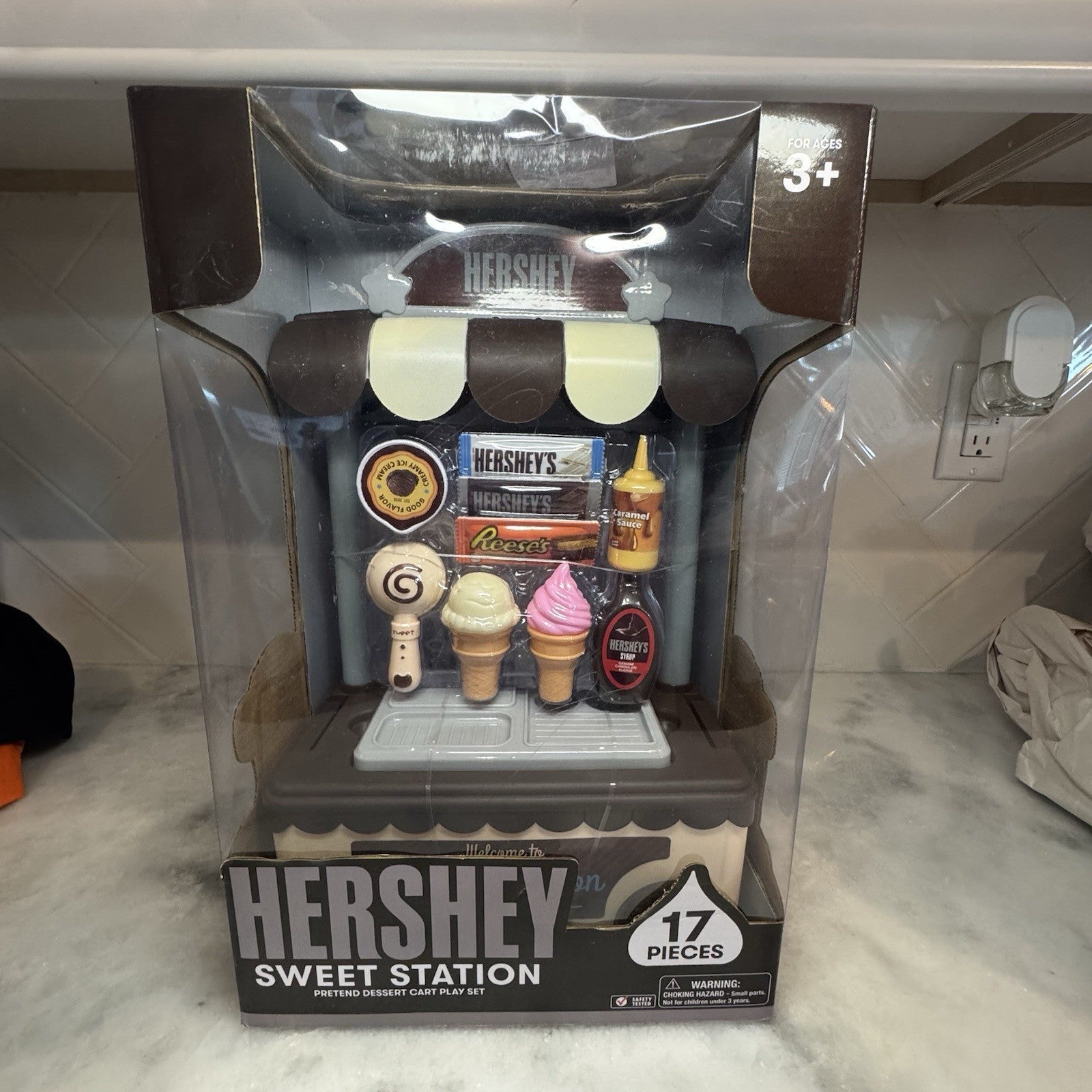 Hershey Sweet Station Pretend Dessert Cart Play Set 17 Pieces New in Box