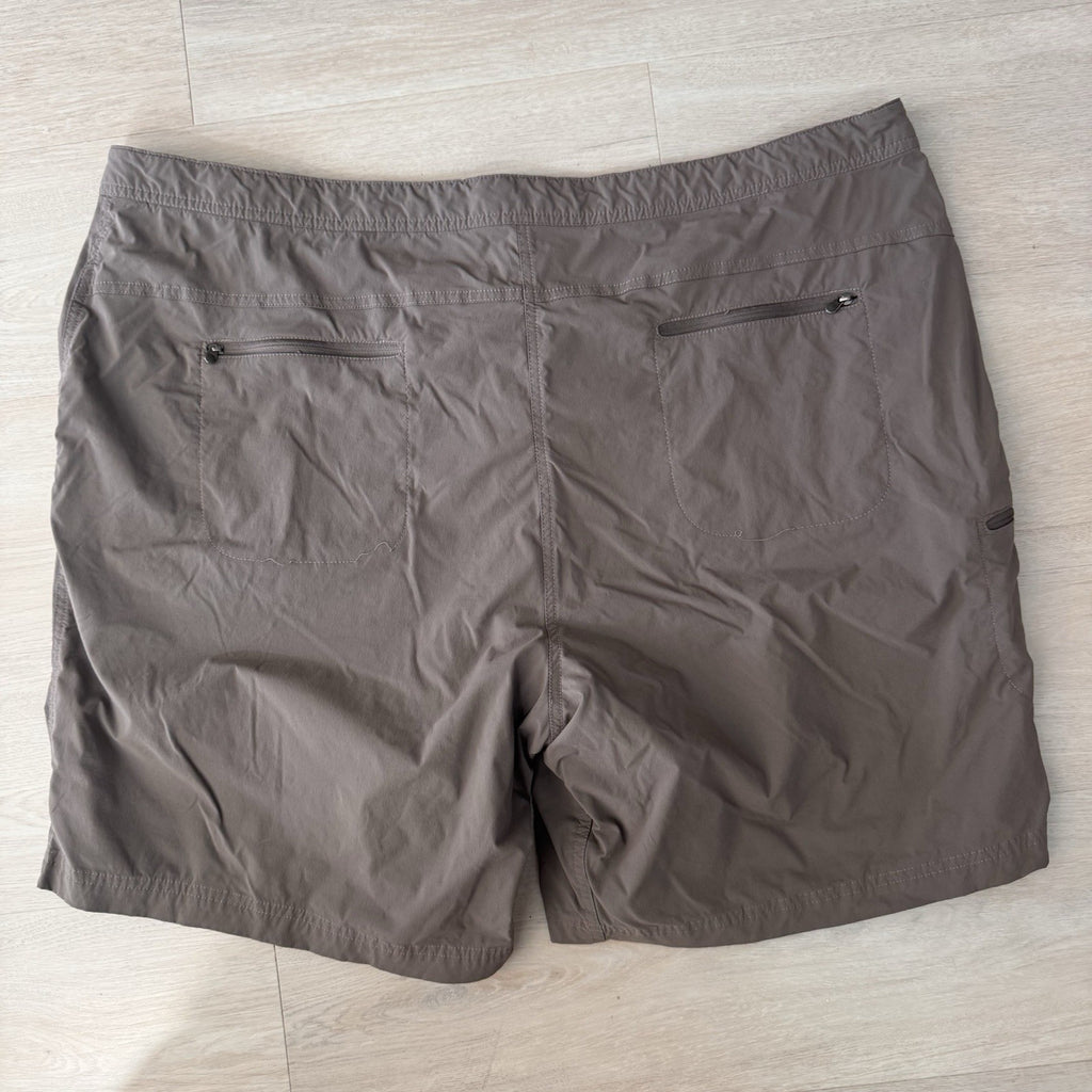 L.L. Bean Vista Camp Shorts Women’s 24W Plus Brown Cargo Hiking Outdoor 24
