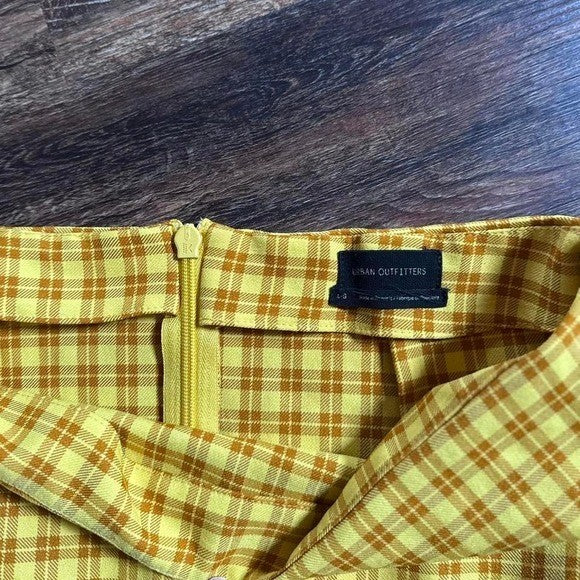 Urban Outfitters Gretchen Plaid Pelmet Mini Skirt in Yellow Size Large